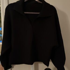 BOXY VEE NECK SWEATER. NWT. SIZE SMALL